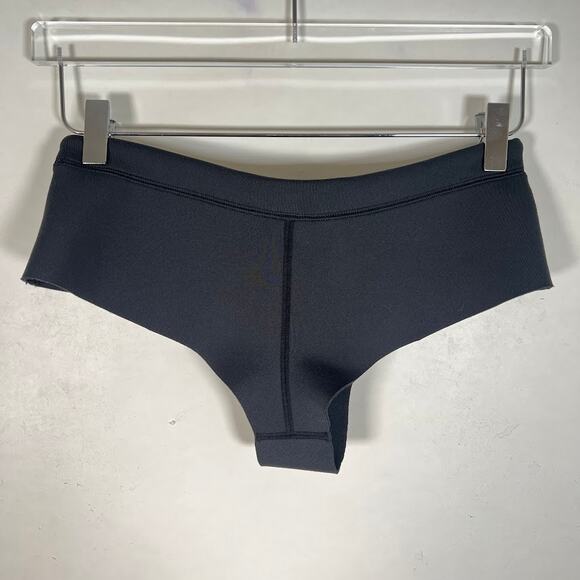 SKIMS rubberized scuba bikini set - Picture 10 of 15